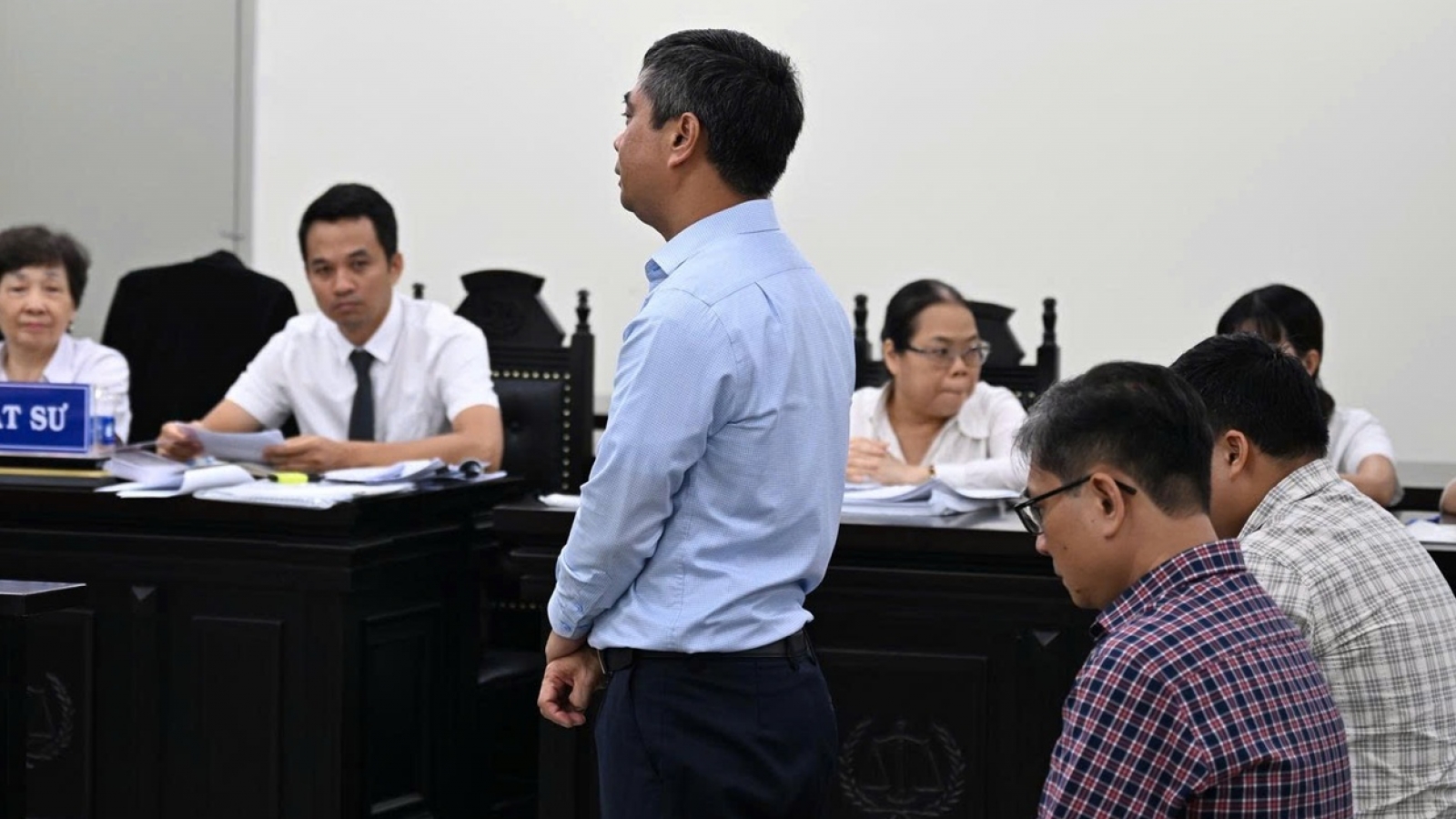 Cựu hiệu trưởng "ăn chặn" tiền A80 bị đề nghị án từ 3 năm đến 3 năm 6 tháng tù
