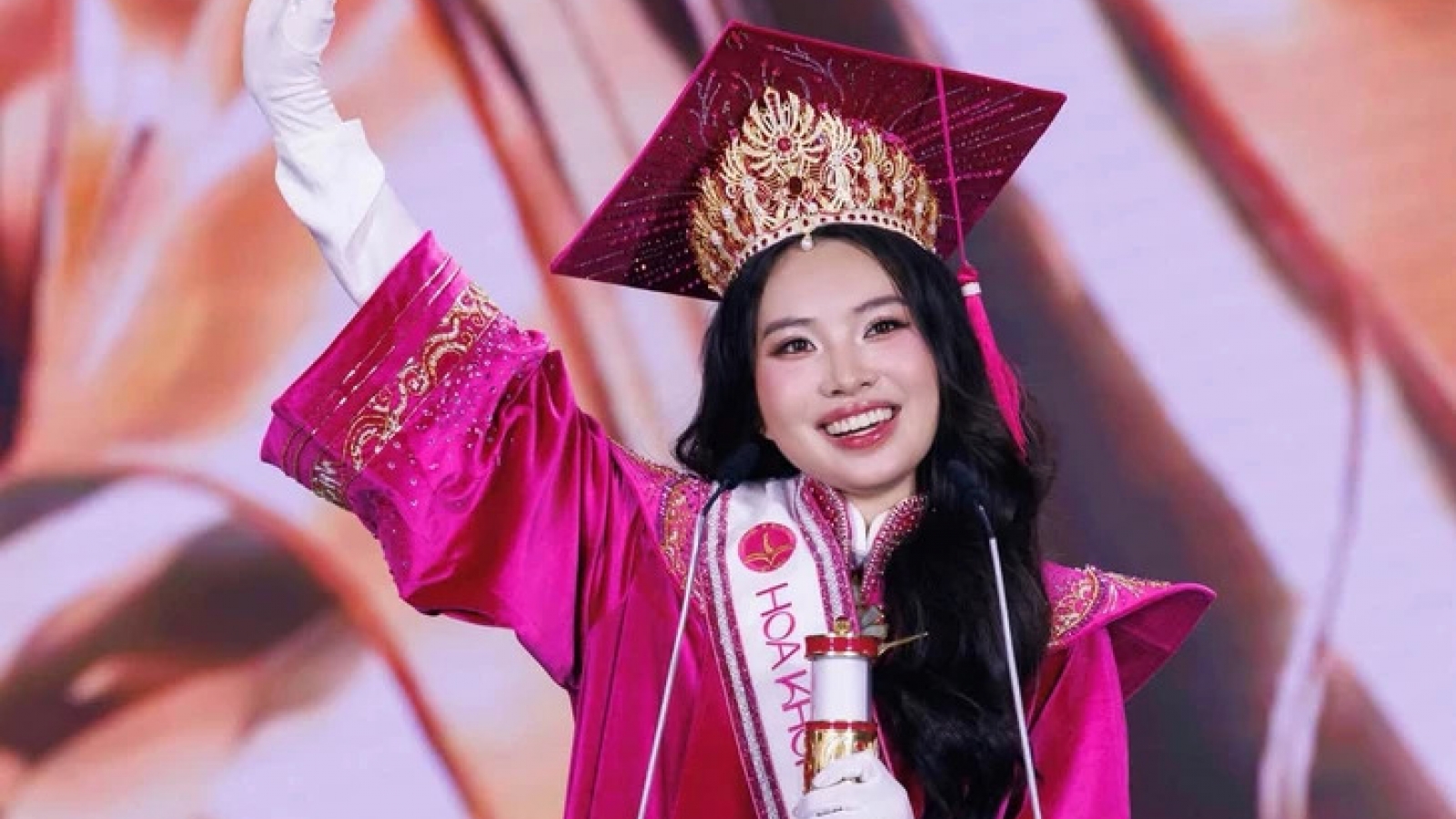 Nữ sinh Đại học Y Hà Nội giành ngôi vị Hoa khôi Sinh viên Việt Nam 2026