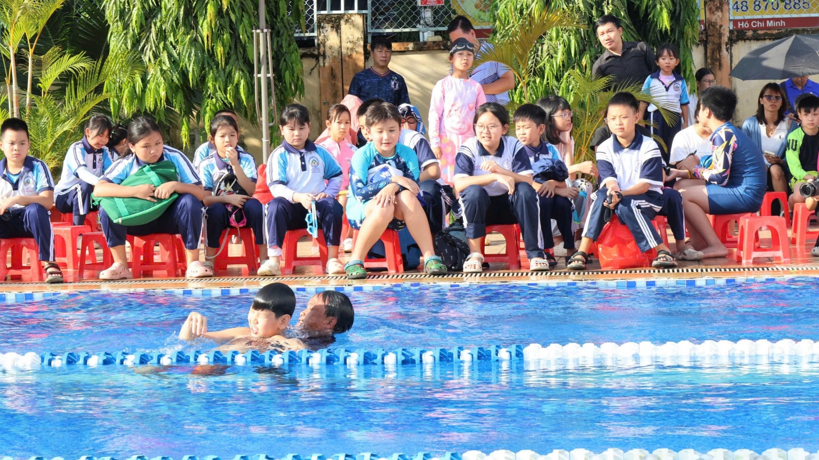 Đề xuất mỗi học sinh ở TP.HCM được hỗ trợ 700.000 đồng để học bơi