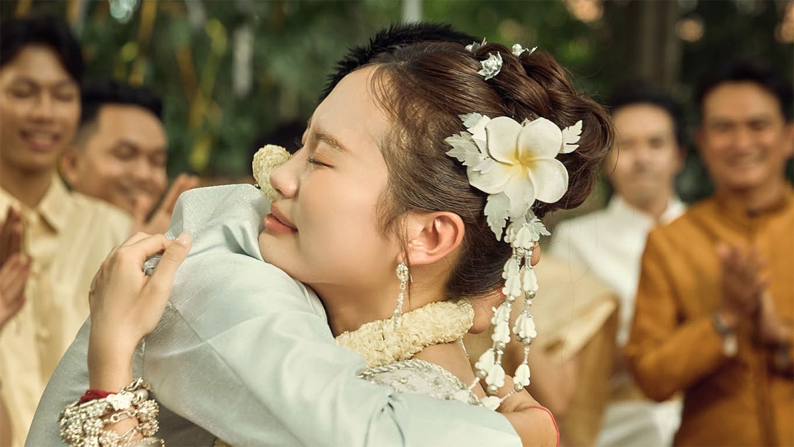Hôn lễ Top 1 của Phương Mỹ Chi: Khi văn hóa Khmer chạm trái tim triệu người