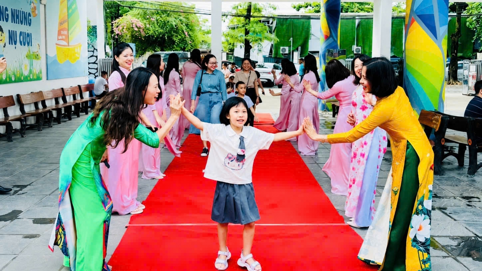 Tạo môi trường tiếng Anh trong trường học bắt đầu từ "không sợ nói sai"