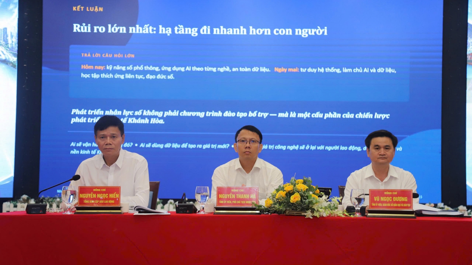 Khánh Hòa thu hút nhân tài không chỉ bằng tiền