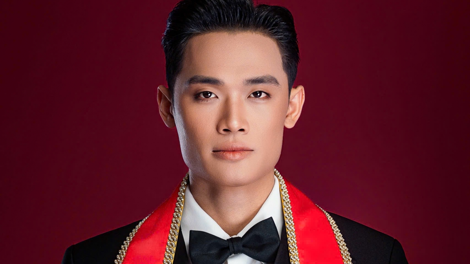 Nam vương cao 1,86 m của Việt Nam thi Manhunt International 2026