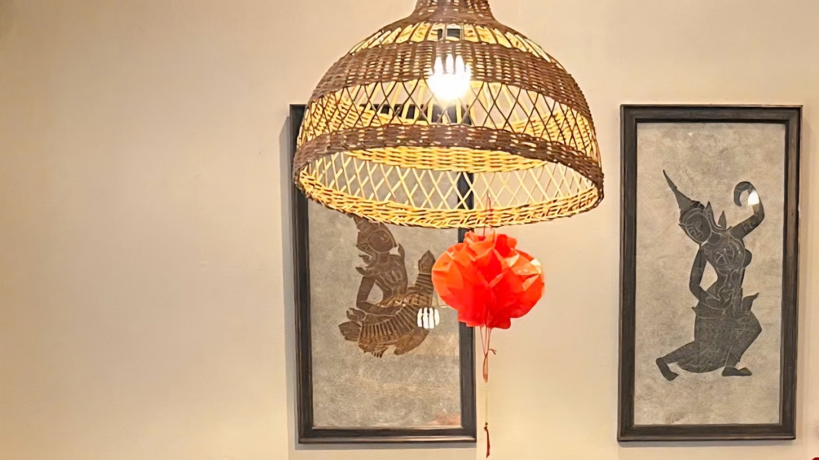 Trên có bóng đèn, lời thề và ý thức tự giác tuân thủ