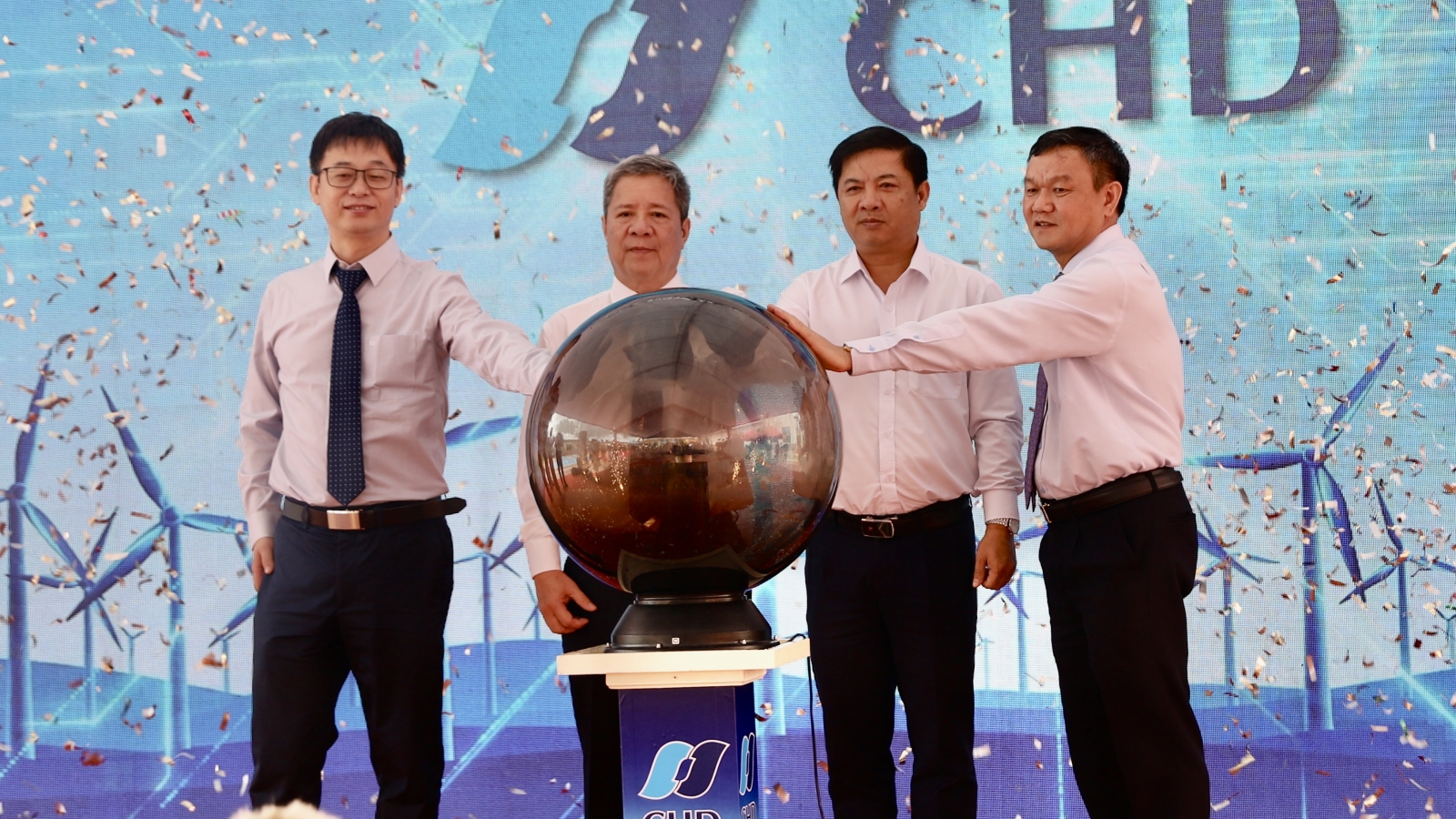 Khánh thành nhà máy điện gió vốn FDI lớn nhất tỉnh Đắk Lắk