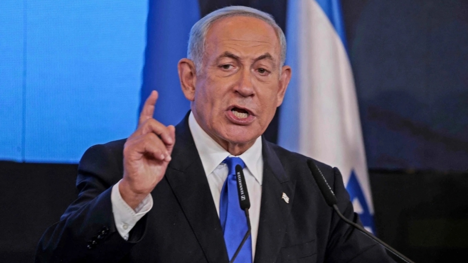 Israel tiến hành cuộc tấn công đầu tiên vào Gaza sau hơn một tuần