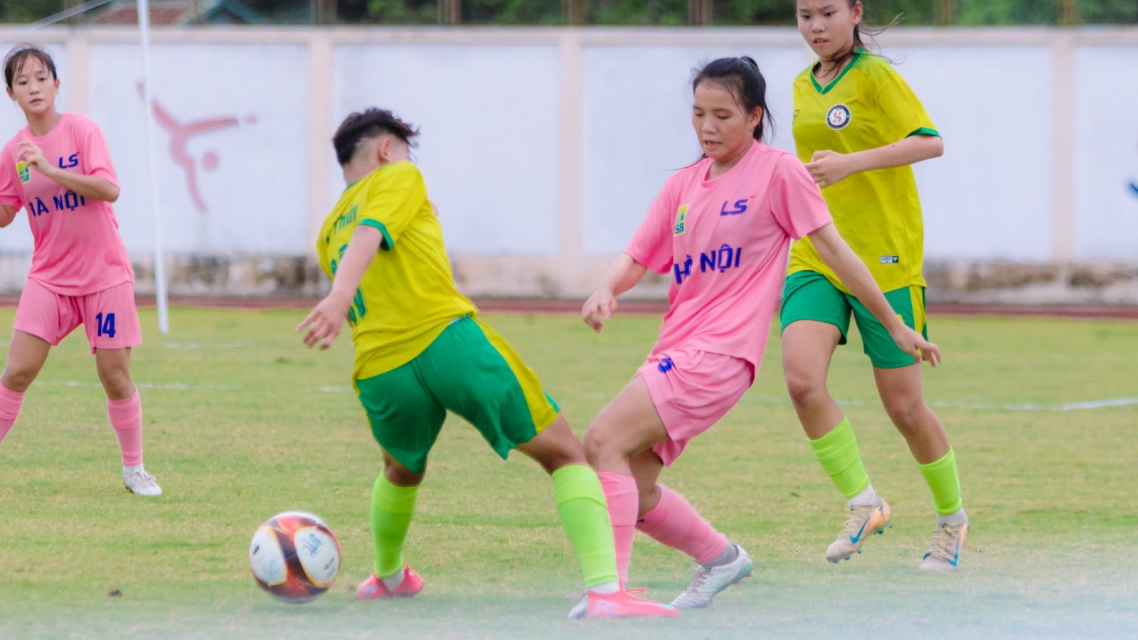 Kết quả bóng đá Việt Nam hôm nay 1/8: Hà Nội giành trọn 3 điểm ở giải U16 nữ
