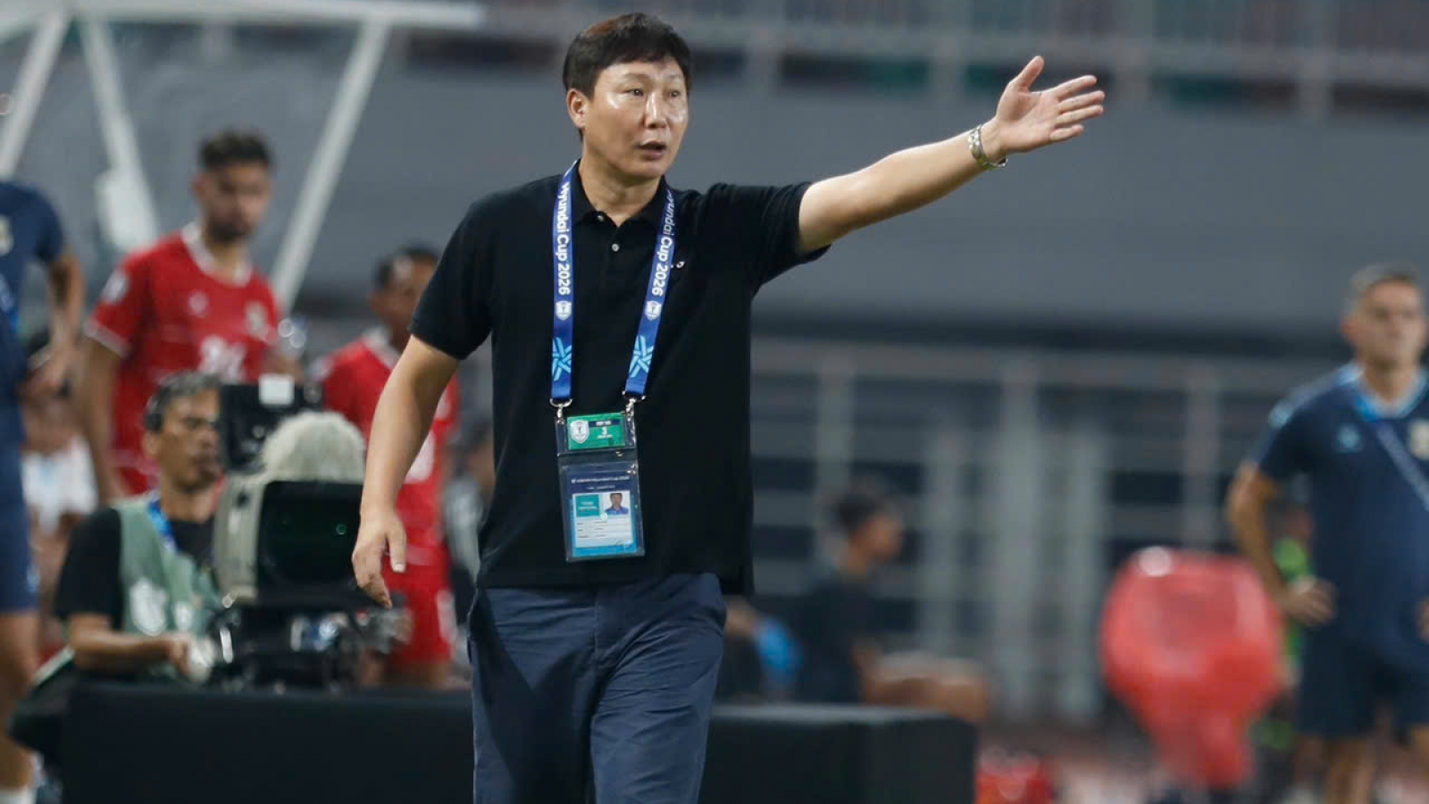 Dư âm Indonesia 0-3 Việt Nam: Người hâm mộ đồng loạt xin lỗi HLV Kim Sang Sik