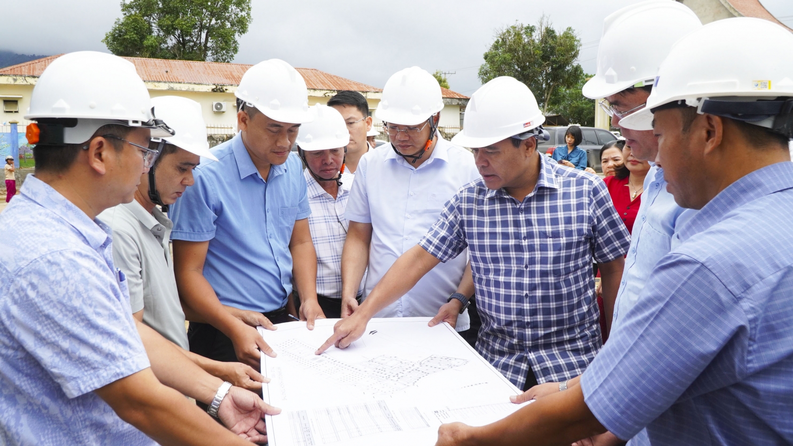 Tăng ca, tăng kíp hoàn thiện 4 trường nội trú vùng biên giới Quảng Ngãi