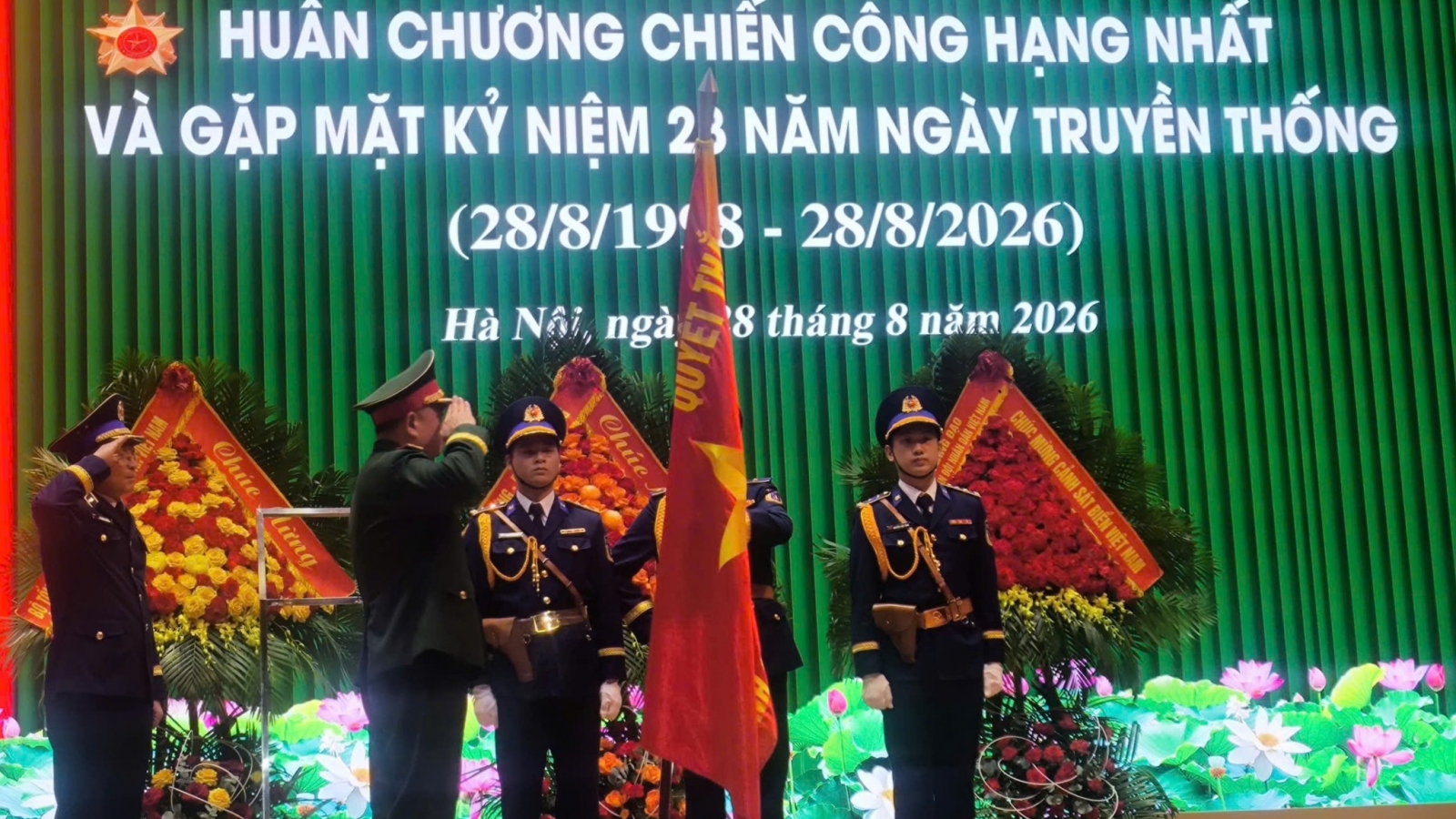 Cảnh sát biển Việt Nam đón nhận Huân chương Chiến công hạng Nhất