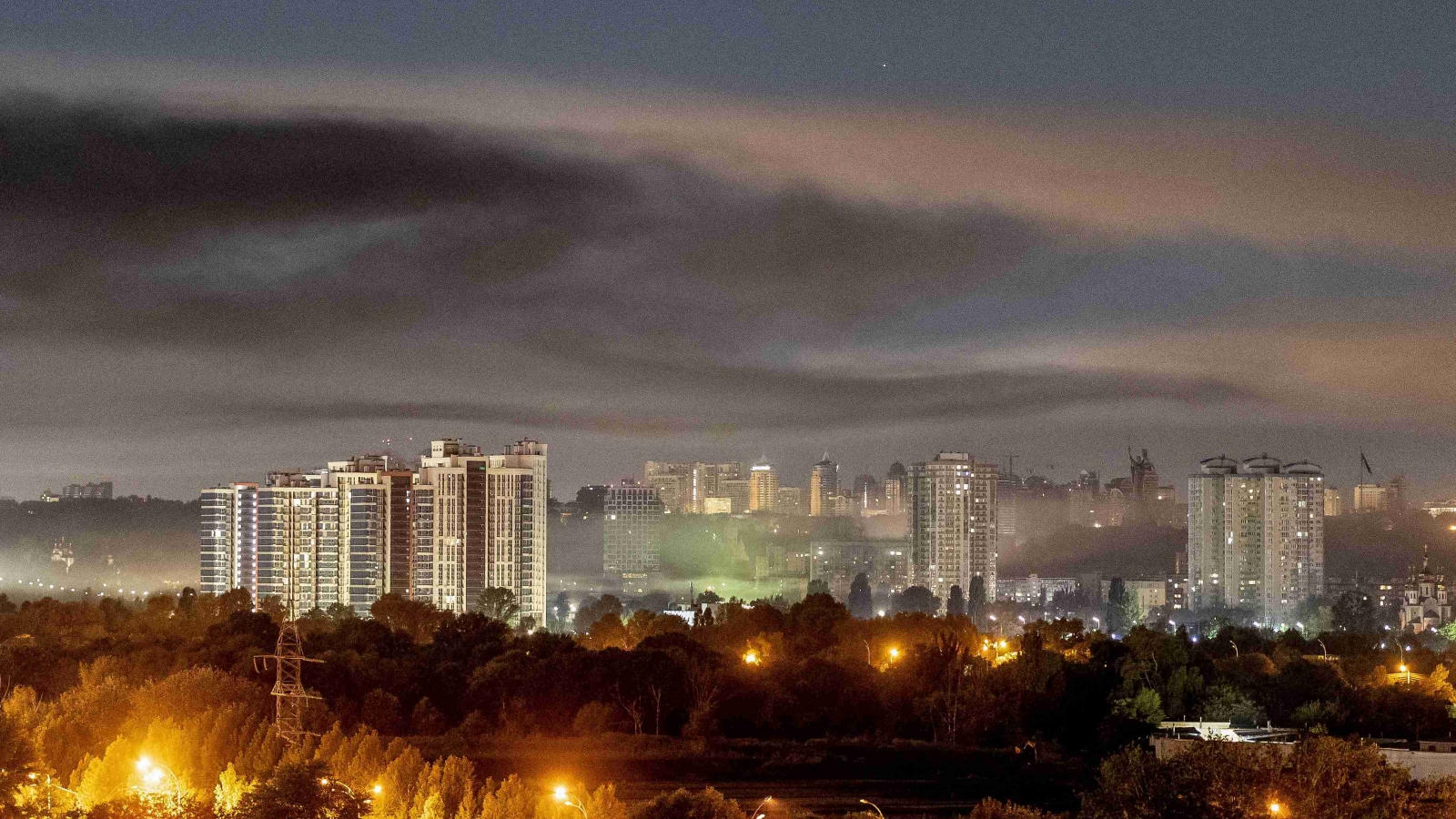 Nga dội tên lửa vào Kiev, Ukraine bắn phá Cộng hòa Nhân dân Donetsk