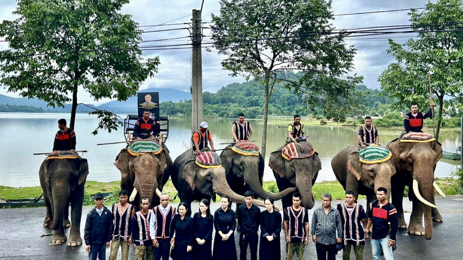 Men say đại ngàn lan tỏa văn hóa M’nông bên hồ Lắk