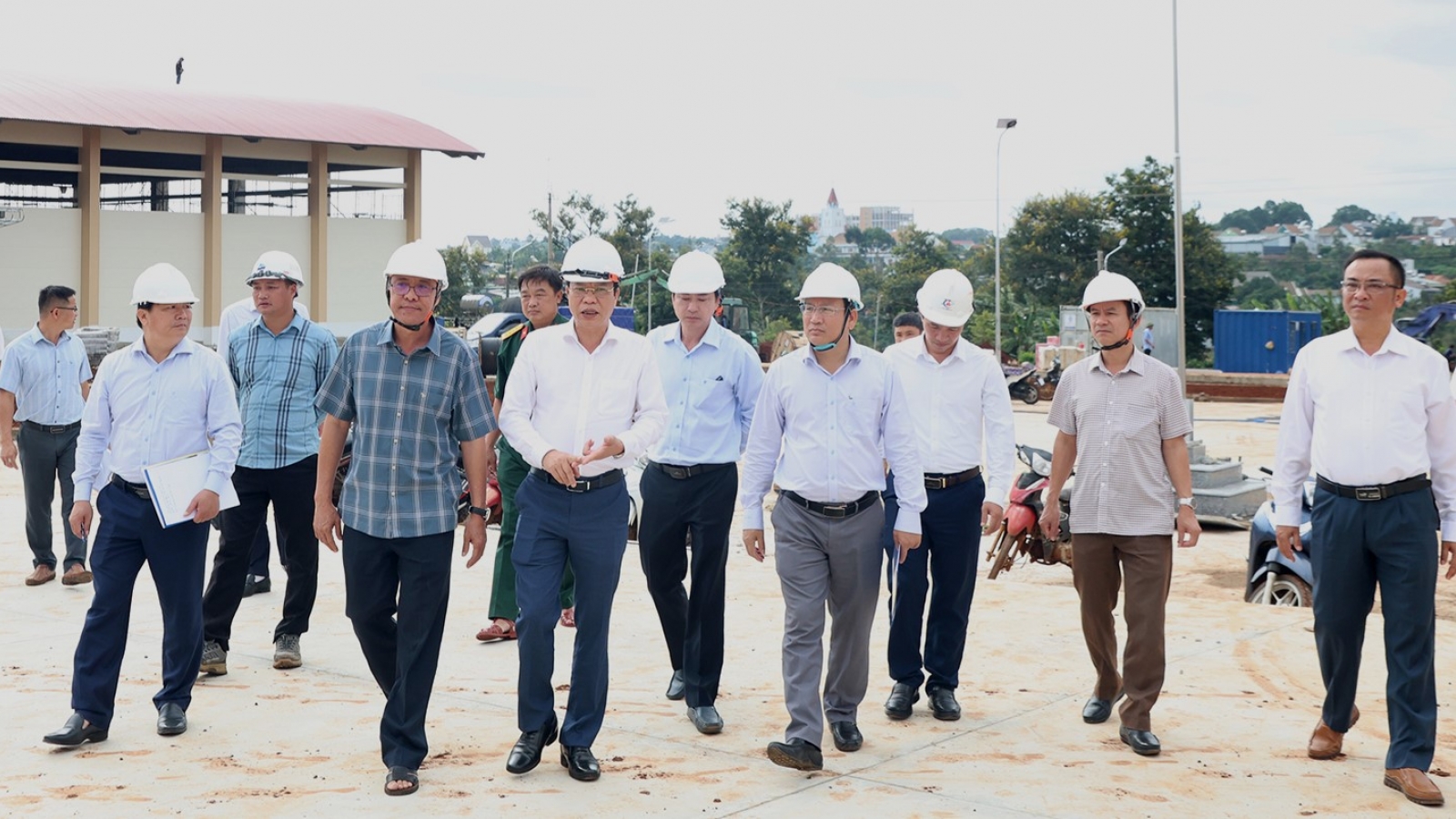 Theo dõi, đốc thúc từng ngày tiến độ 2 trường nội trú liên cấp biên giới