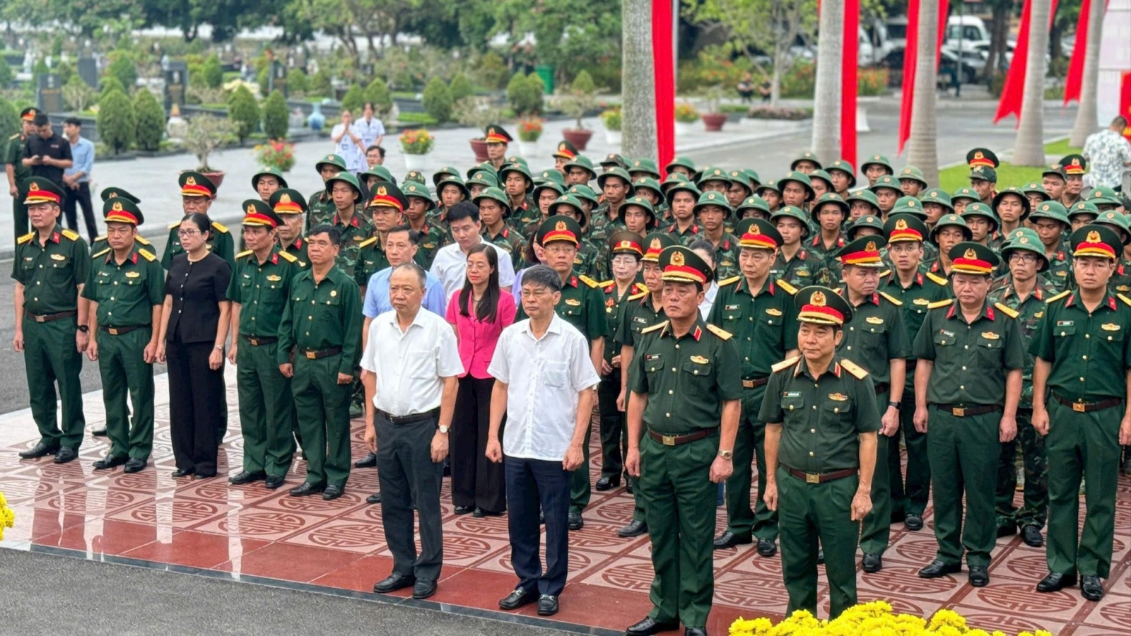 Hà Nội triển khai lấy mẫu hài cốt liệt sĩ tại Nghĩa trang Mai Dịch