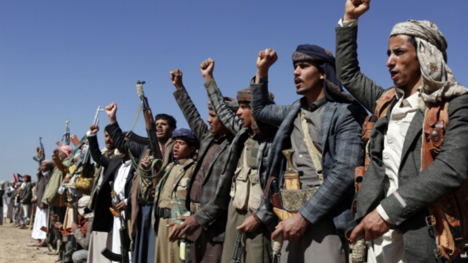 Số lượng tàu thuyền qua eo Bab el-Mandab giảm mạnh sau vụ tấn công của Houthi