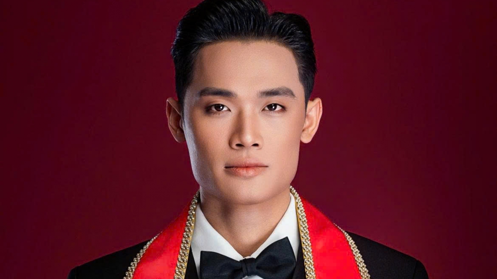 1.86m-tall model to represent Vietnam at Manhunt International 2026