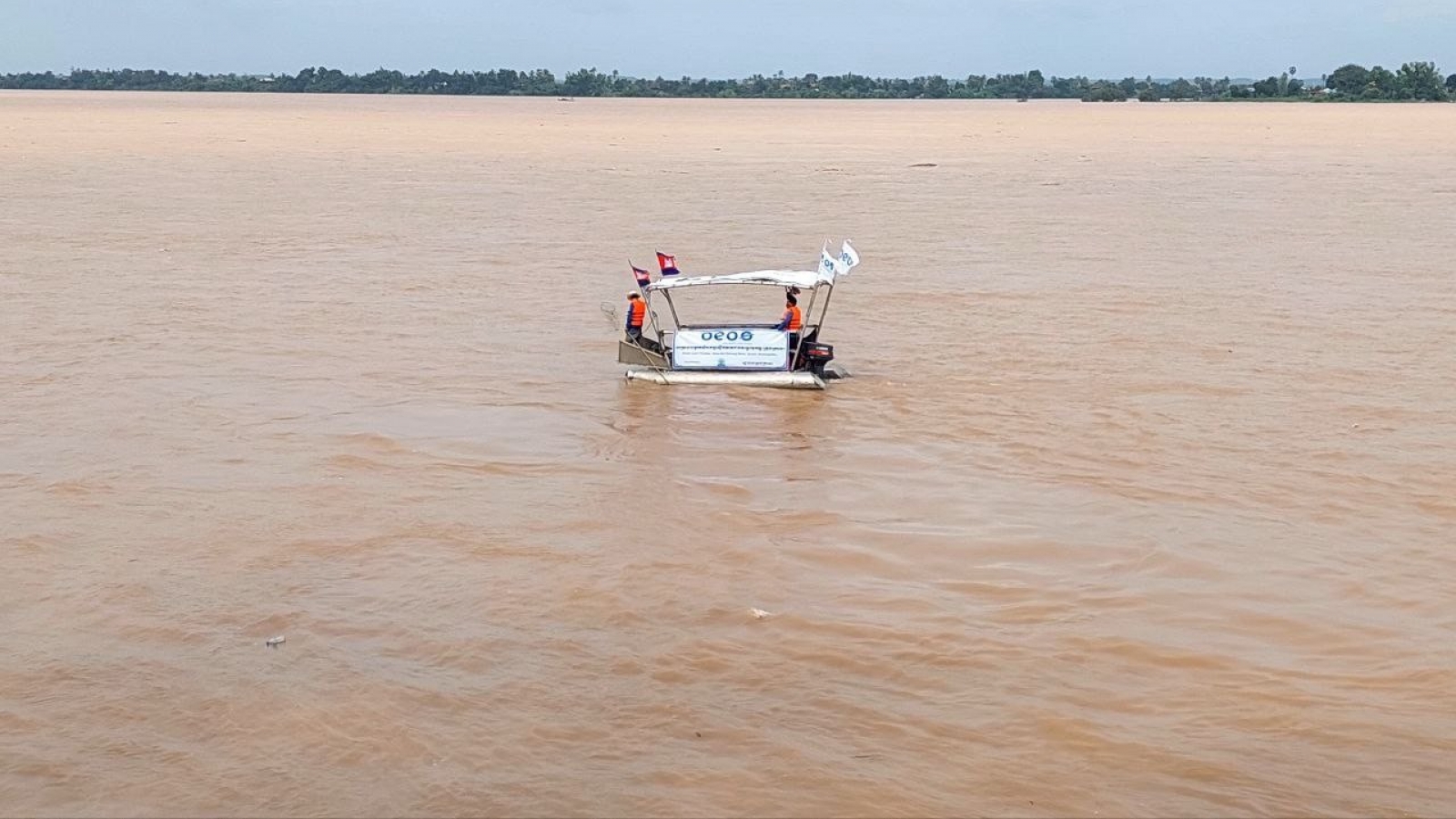 Nước sông Mekong dâng cao, Campuchia ứng phó lũ lụt khẩn cấp