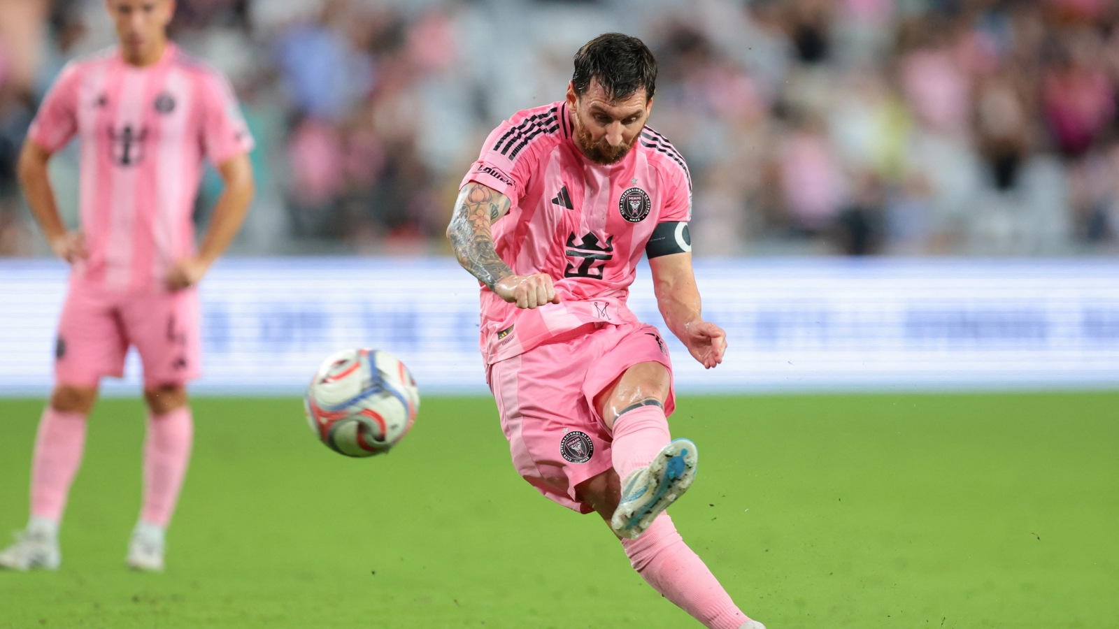 Messi ghi 4 bàn, Inter Miami giành chiến thắng khó tin tại MLS