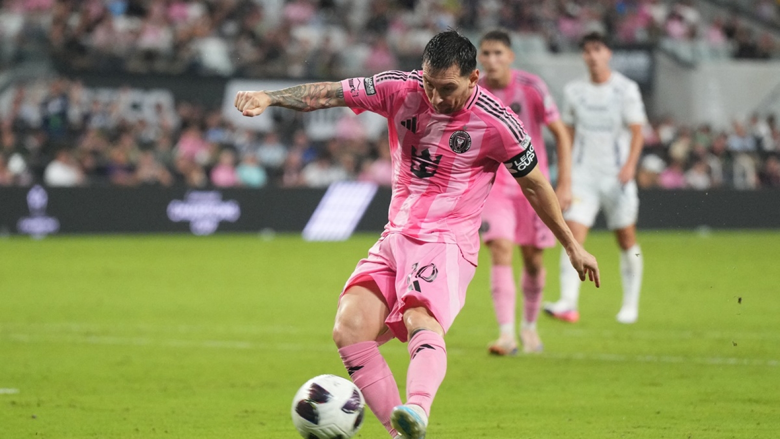 Messi tỏa sáng rực rỡ ở lần đầu đá chính sau World Cup 2026