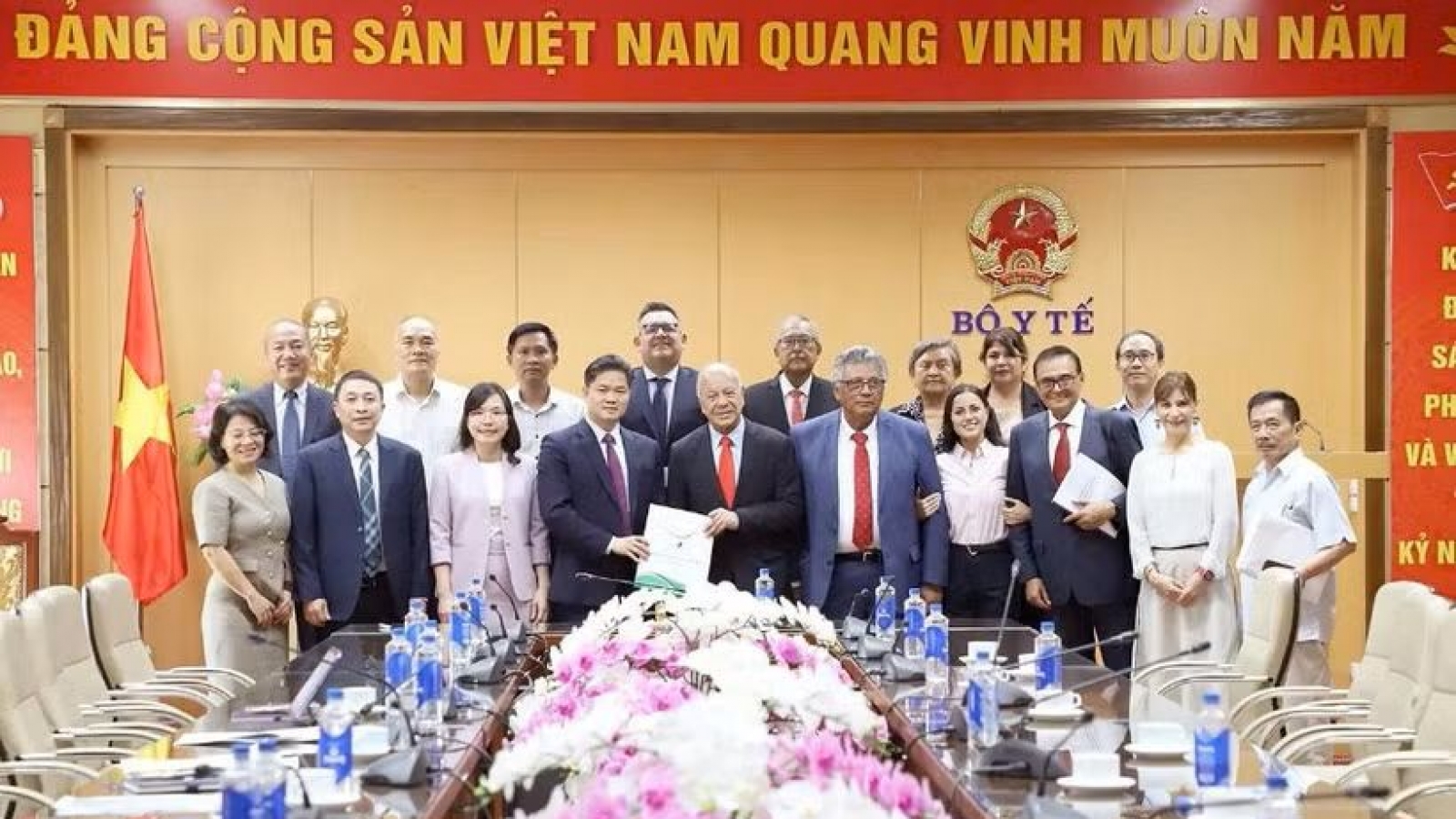 Vietnam, Mexico expand cooperation in acupuncture, traditional medicine