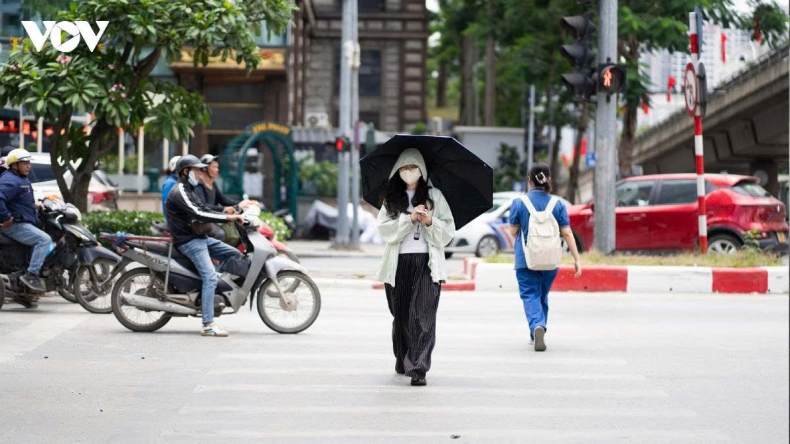 Thời tiết ngày 1/9: Miền Bắc nắng nóng, miền Trung mưa lớn