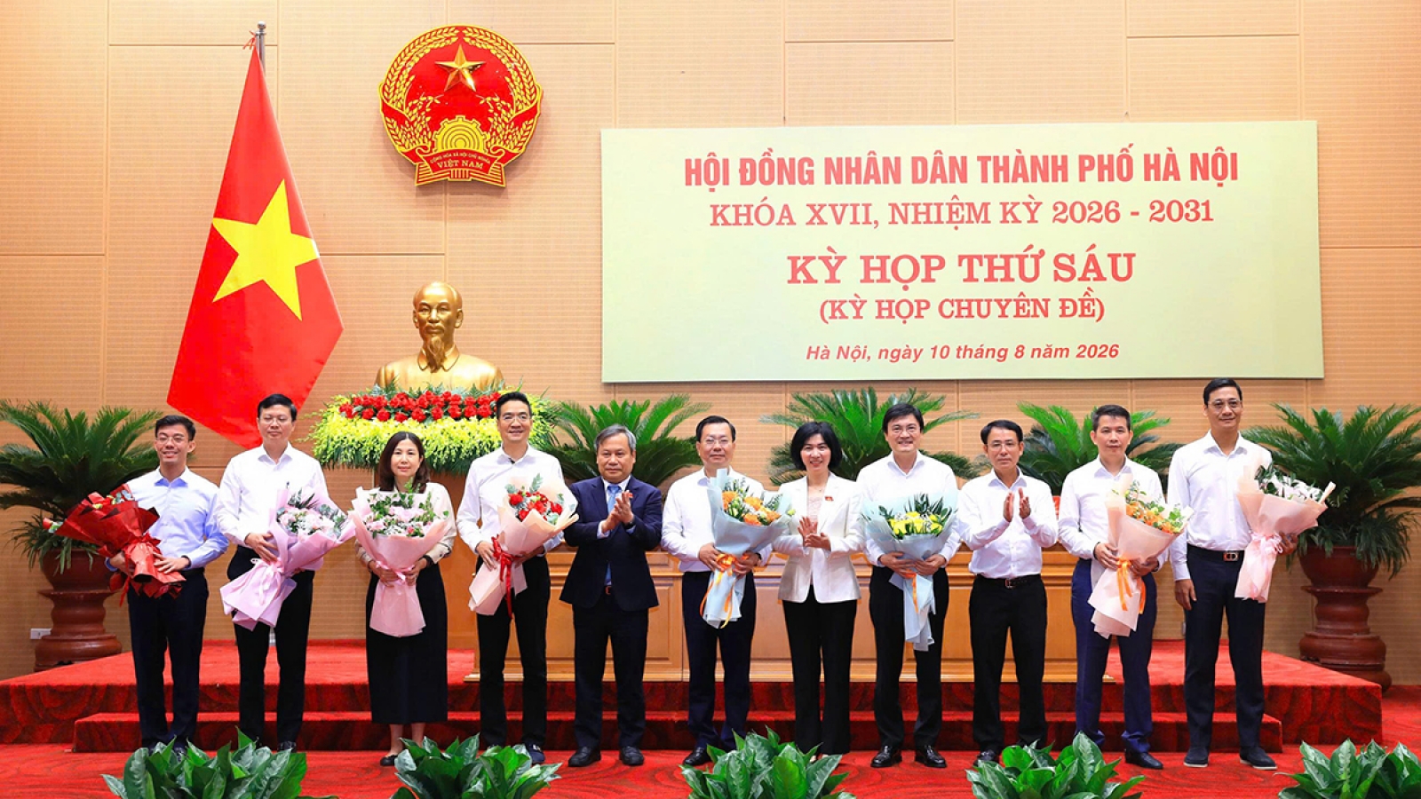 Miễn nhiệm 11 Ủy viên UBND TP Hà Nội theo cơ cấu mới