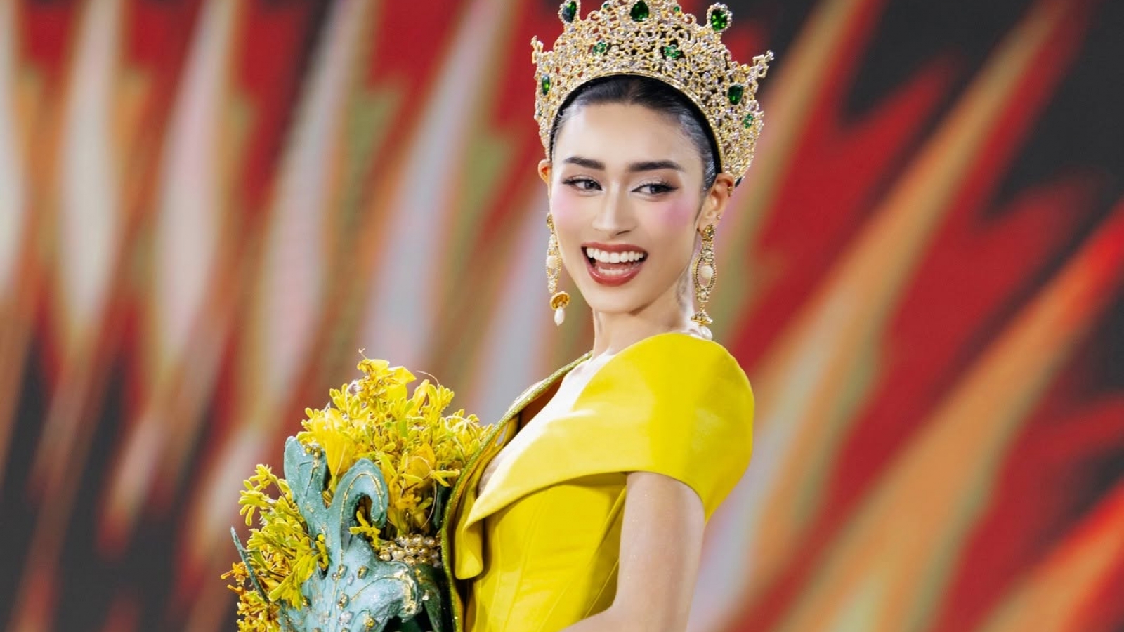 Người đẹp lai Việt - Anh đăng quang Miss Grand Vietnam 2026