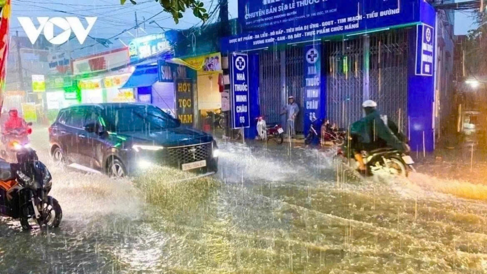 Thời tiết ngày 26/8: Miền Bắc mưa dông, miền Trung nắng nóng gay gắt