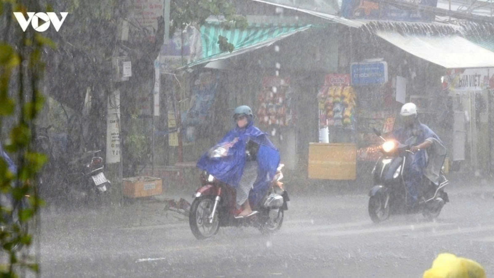 Thời tiết hôm nay 28/8: Miền Bắc mưa dông, miền Trung nắng nóng gay gắt