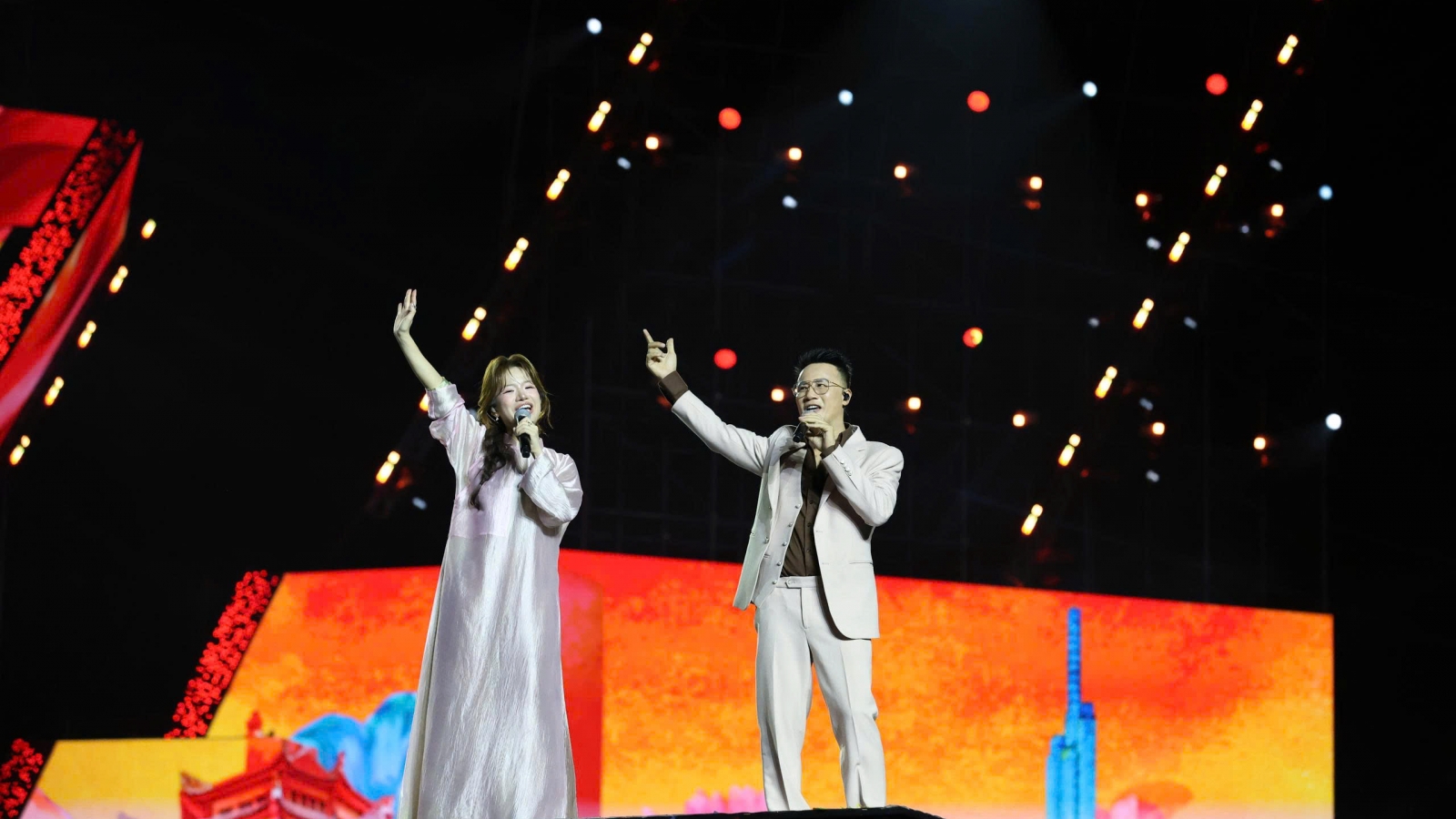 Hàng chục ngàn người tham dự concert “Tổ quốc trong tim”