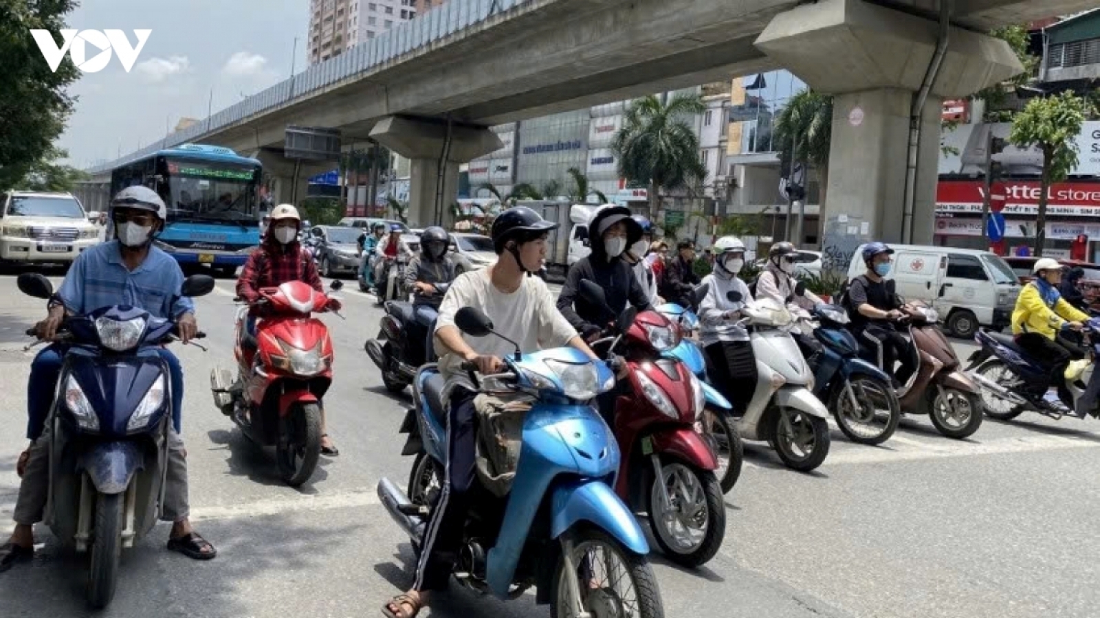 Nắng nóng tiếp diễn ở Trung Bộ, có nơi trên 36°C