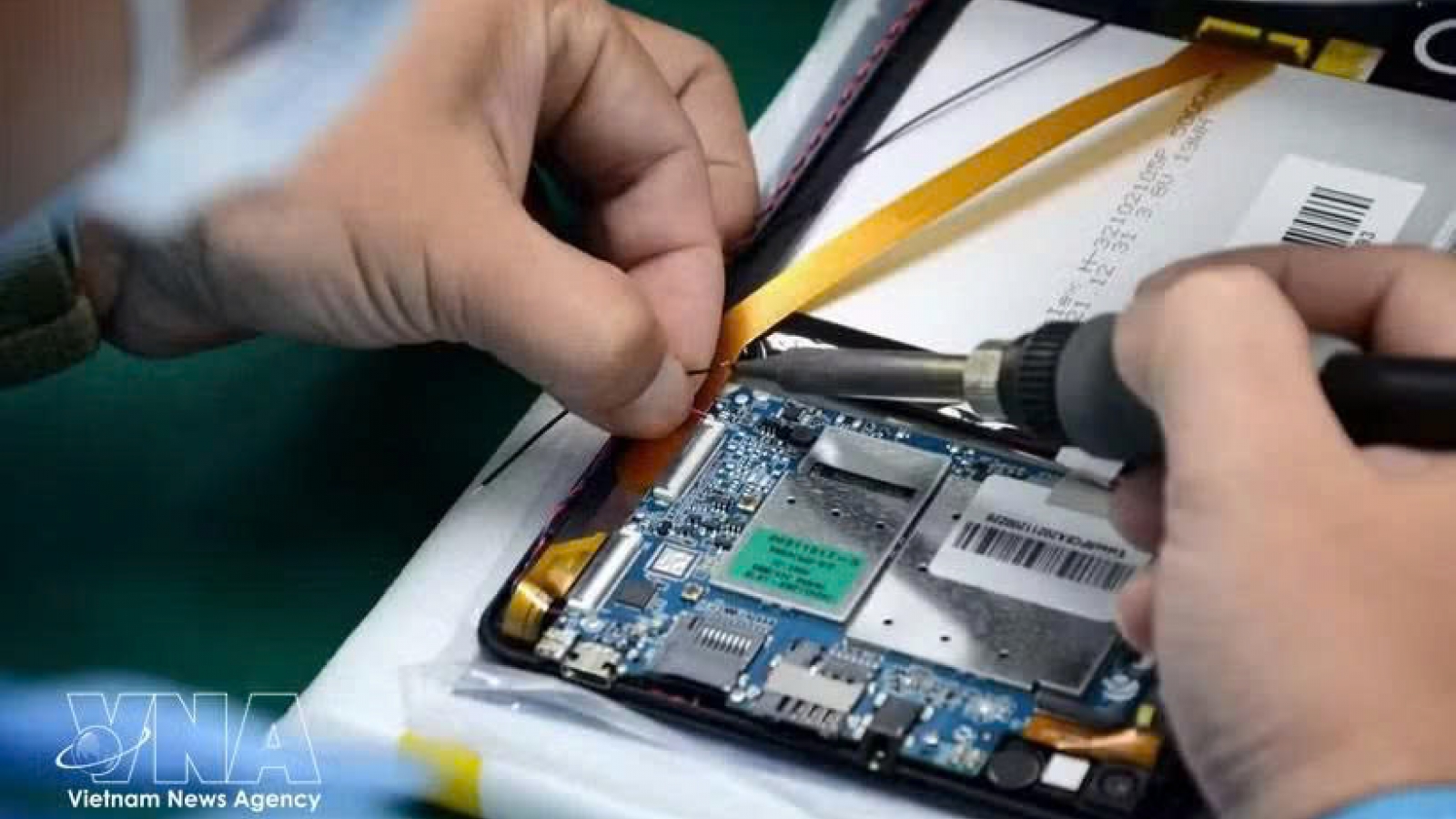 Lawmakers back innovation incentives, protection for officials in public interest