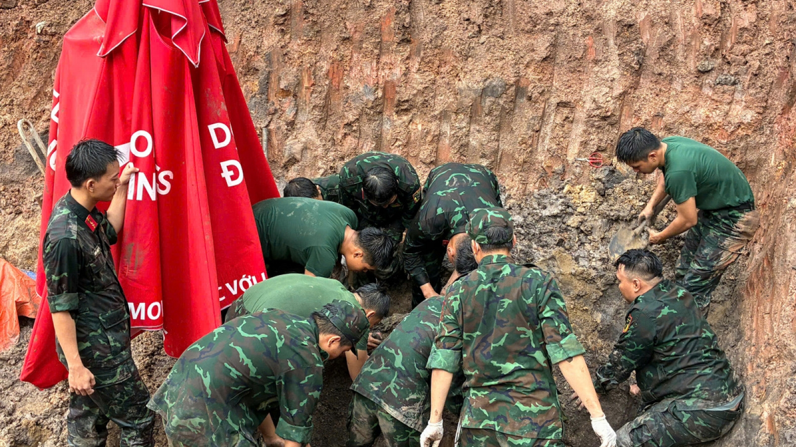 Thêm 13 bộ hài cốt liệt sĩ được quy tập tại hai địa điểm ở TP.HCM