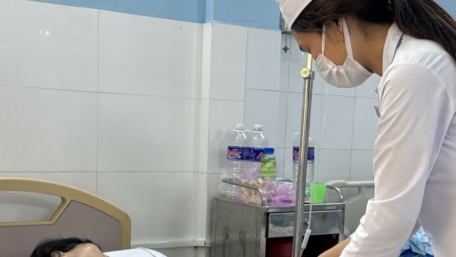 Gia Lai làm rõ vụ nghi ngộ độc thực phẩm khiến trên 100 người nhập viện