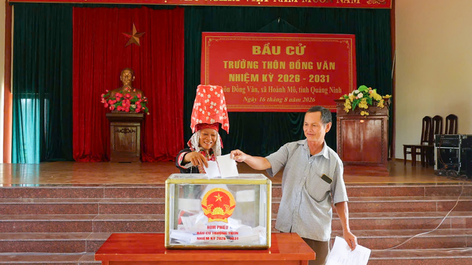 Người dân Quảng Ninh đồng loạt đi bầu 624 trưởng thôn, bản, khu phố