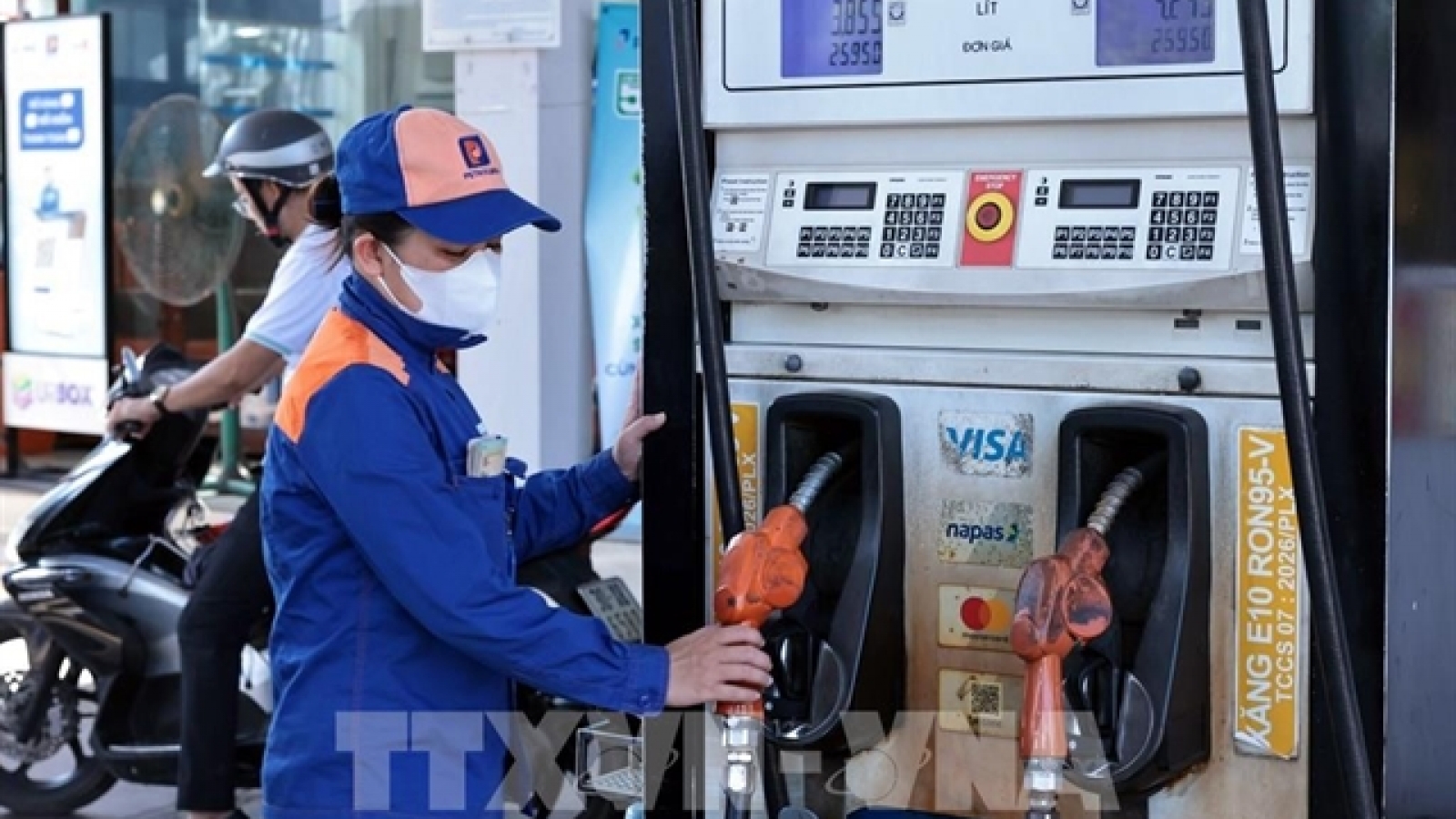Petrolimex posts nearly US$9 billion in first-half revenue