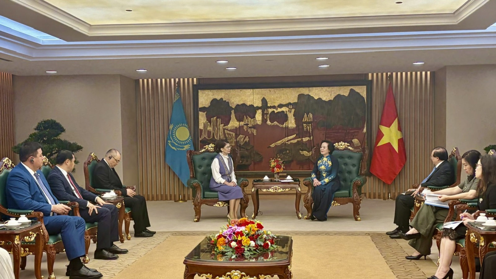 Việt Nam - Kazakhstan thúc đẩy hợp tác văn hóa, du lịch và kinh tế