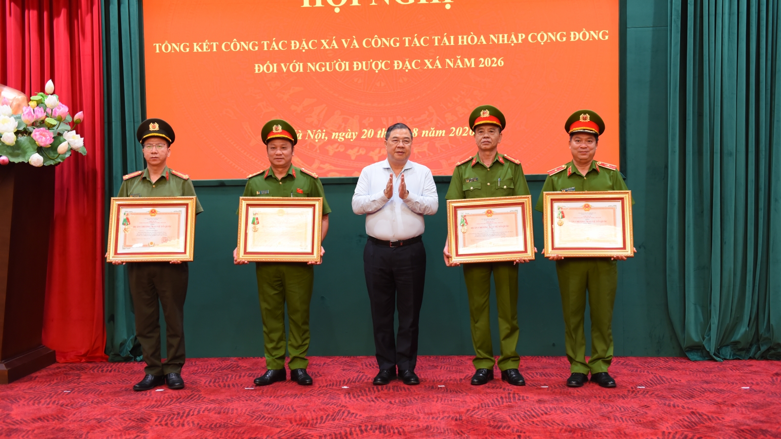 Phó Thủ tướng Phạm Gia Túc dự hội nghị tổng kết công tác đặc xá