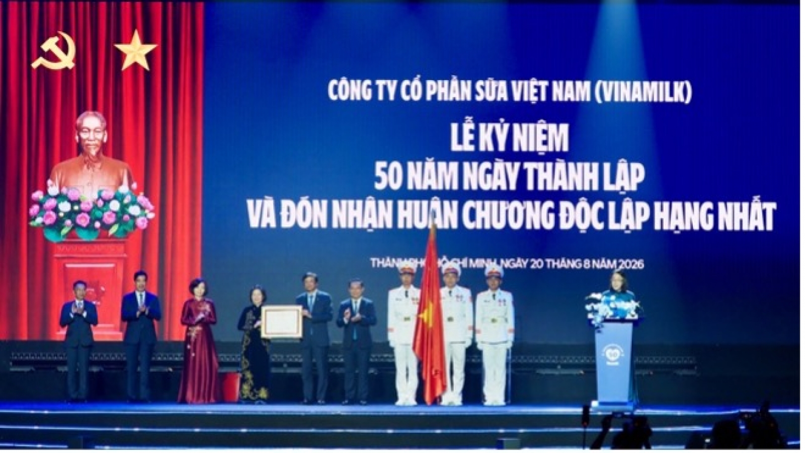 Vinamilk đón nhận huân chương Độc lập hạng nhất tại dấu mốc 50 năm