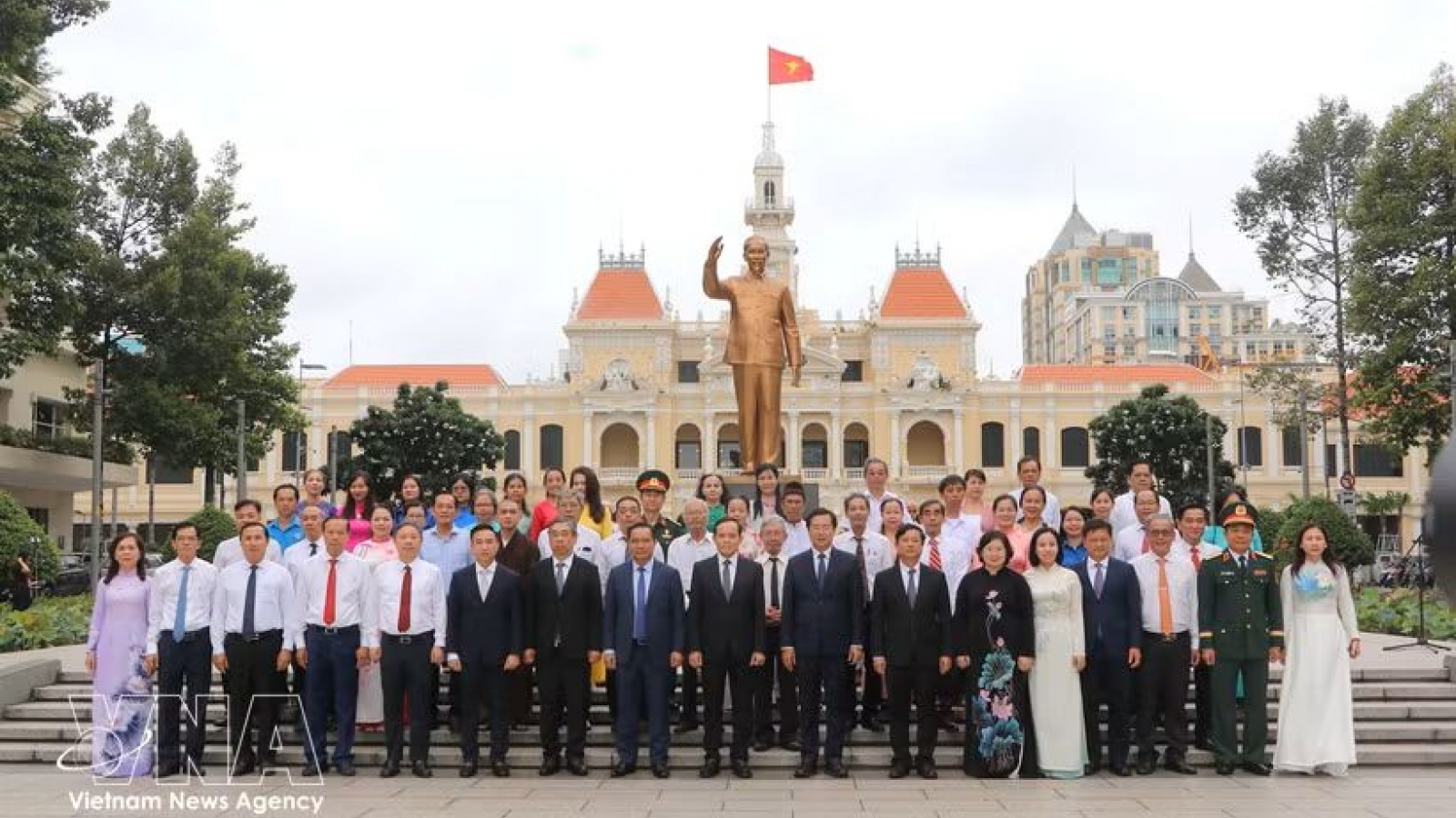 City leaders pay tribute to President Ho Chi Minh ahead of National Day