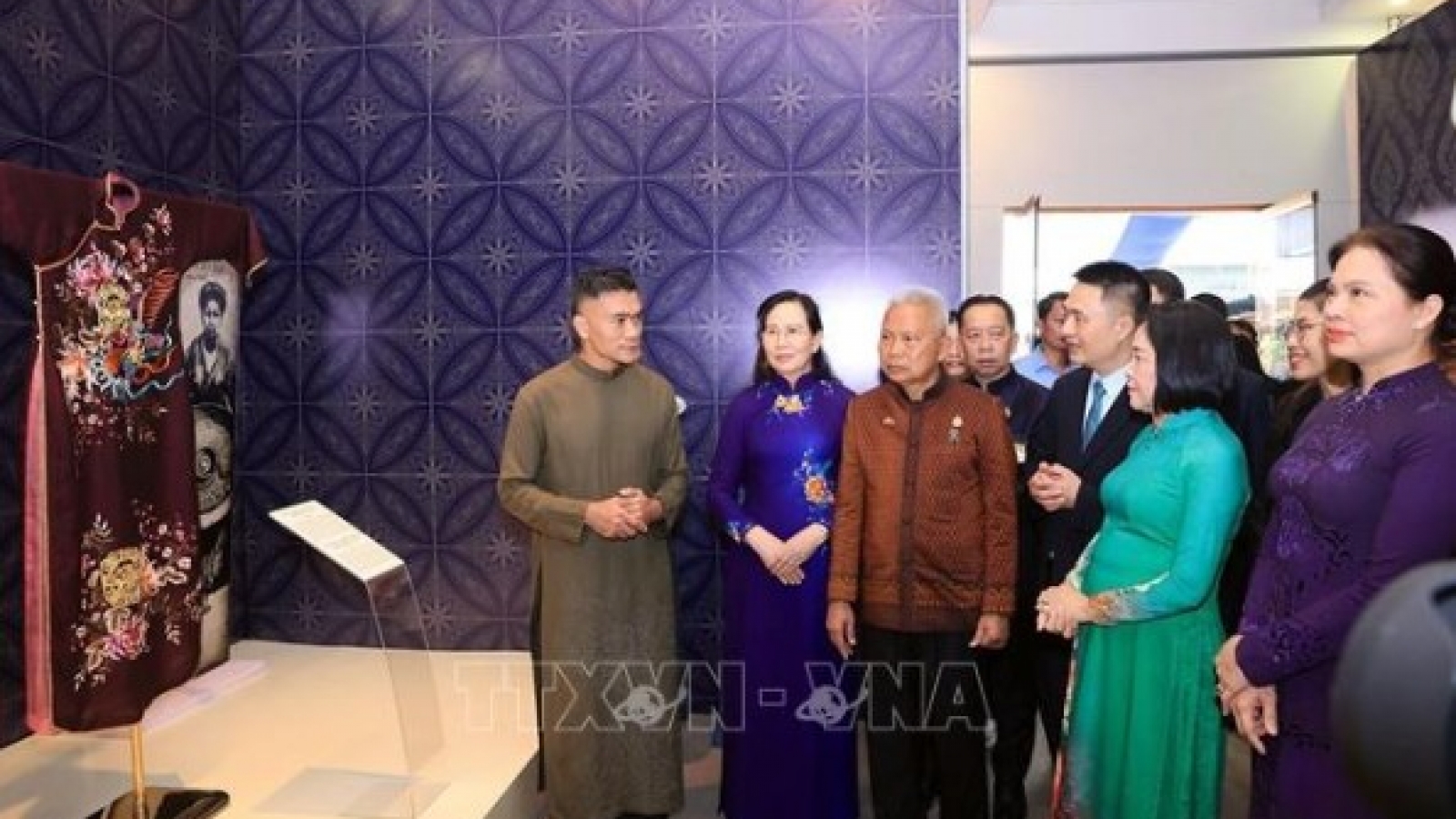 Thai Parliament President attends exhibition marking 50 years of Vietnam-Thailand ties