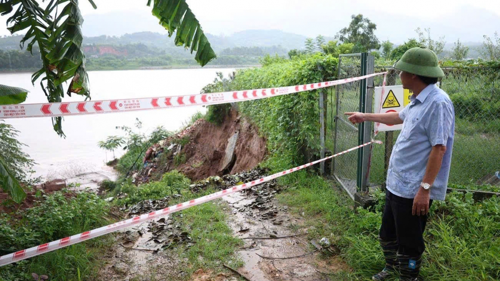 Sạt lở bờ sông ở Tu Vũ: Phú Thọ yêu cầu di dời dân khỏi khu vực nguy hiểm