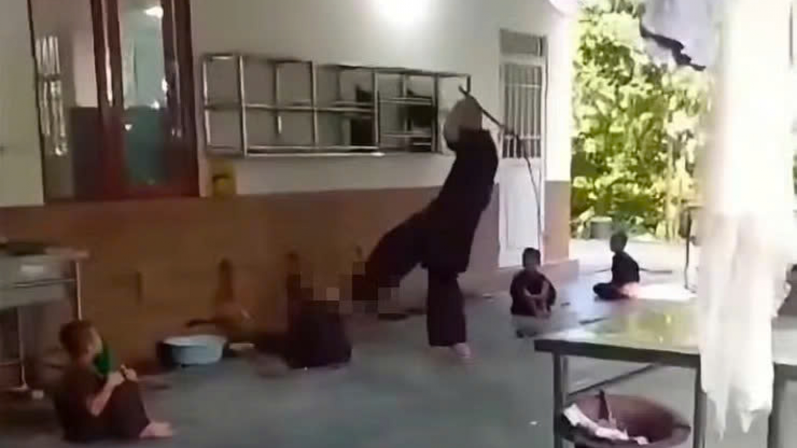 Người đánh bé trai tại chùa Bầu (Phú Thọ) được xác định là Phật tử làm công quả