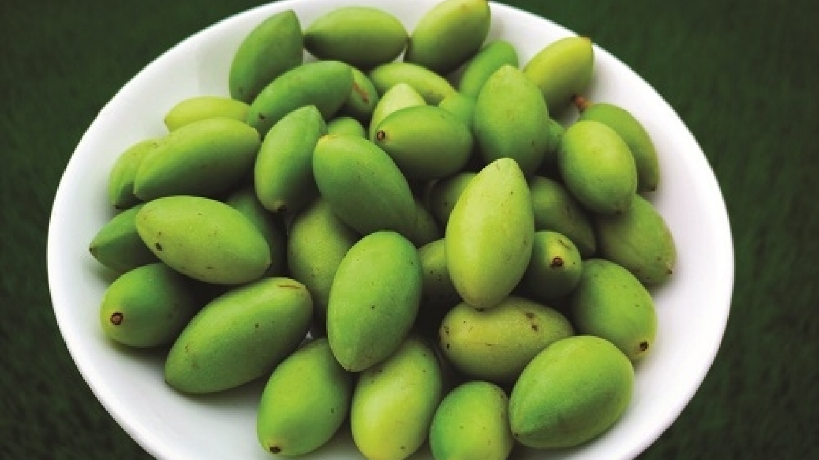 Quả trám có gì mà được ví như “vị thuốc” trong vườn nhà?
