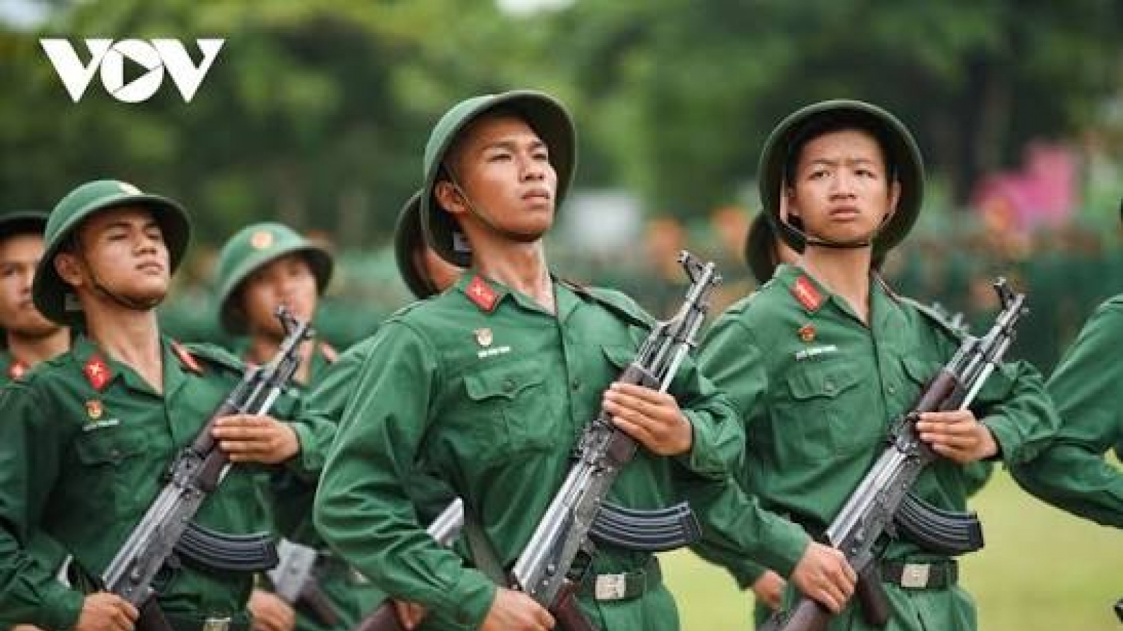 Tăng tuổi phục vụ của sĩ quan dự bị: Không nên chỉ điều chỉnh số tuổi