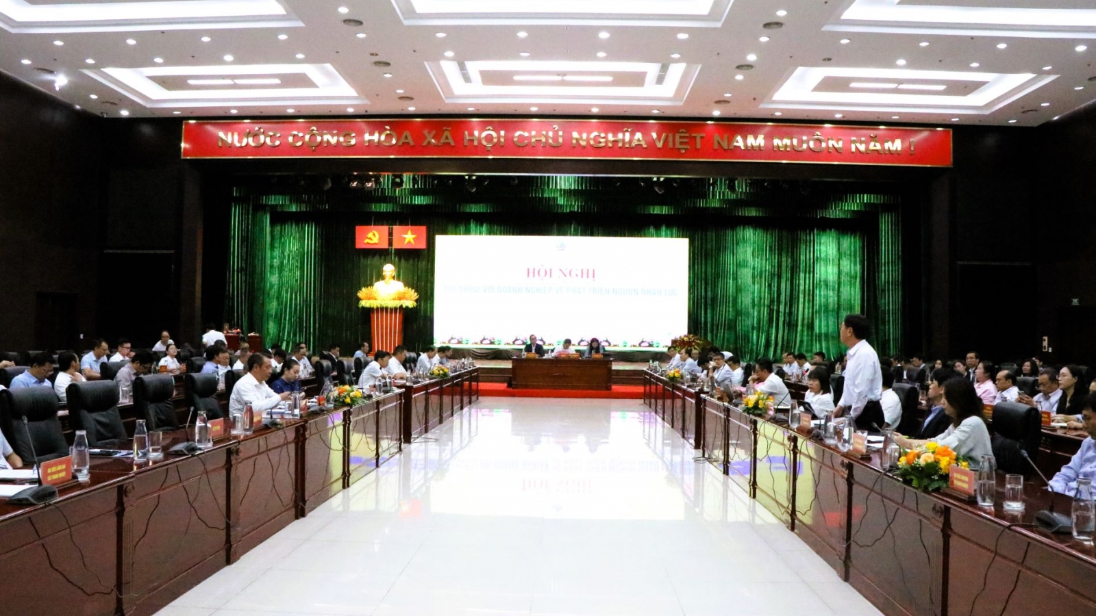 Lãnh đạo thành phố Đà Nẵng đối thoại với doanh nghiệp về phát triển nguồn nhân lực
