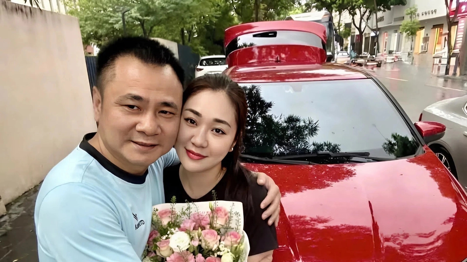 Sao Việt 8-8: NSND Tự Long mua xế hộp mới tặng bà xã
