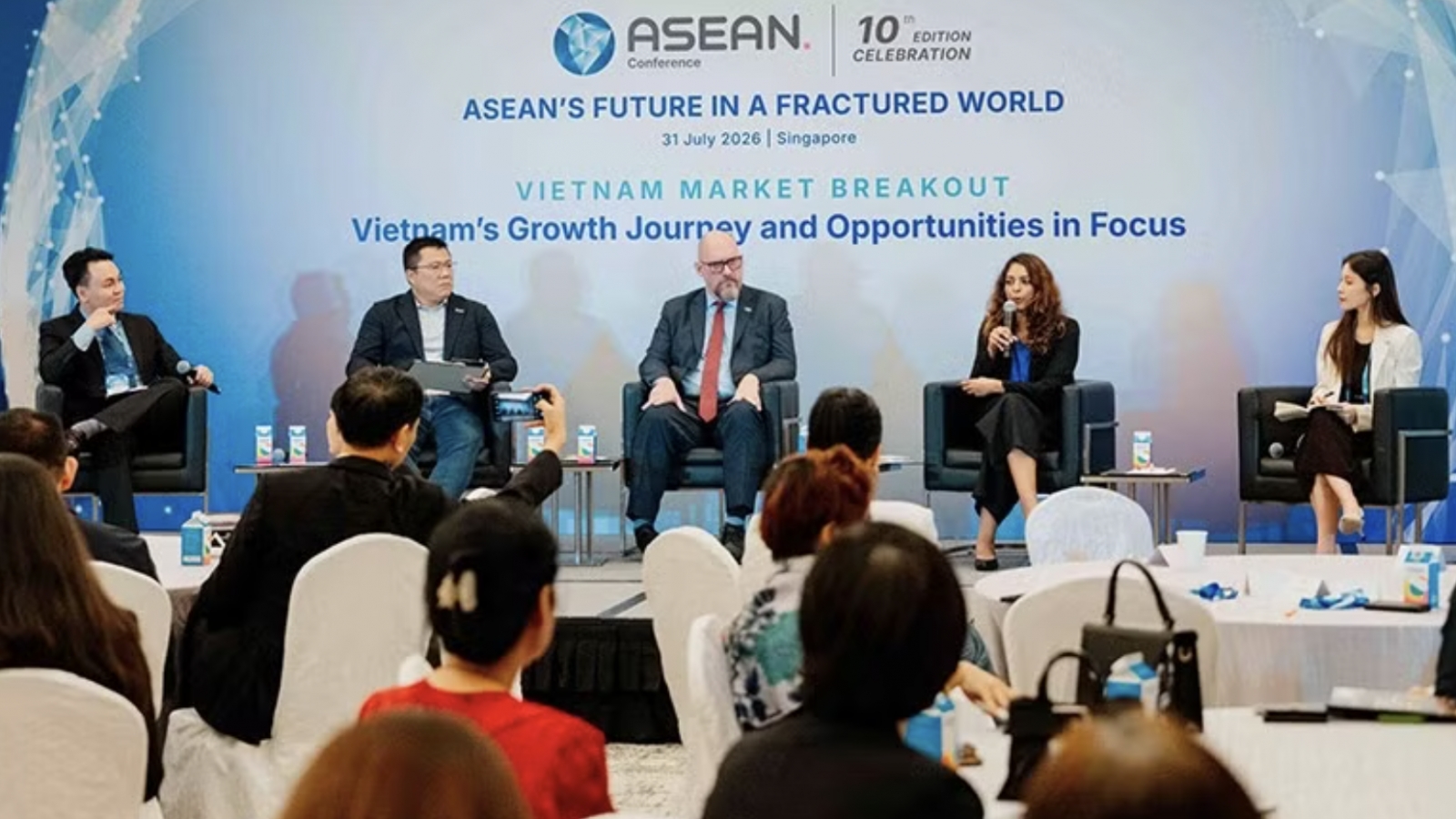 Vietnam Private Sector Forum holds first international consultation overseas