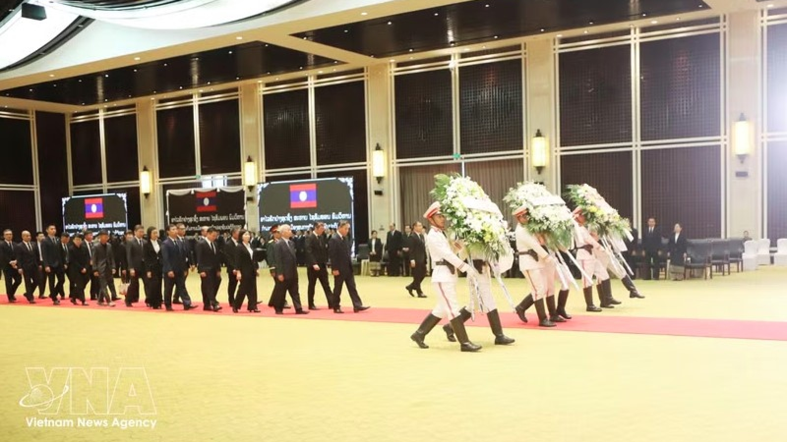 Vietnamese Embassy, community pay tribute to Lao National Assembly President