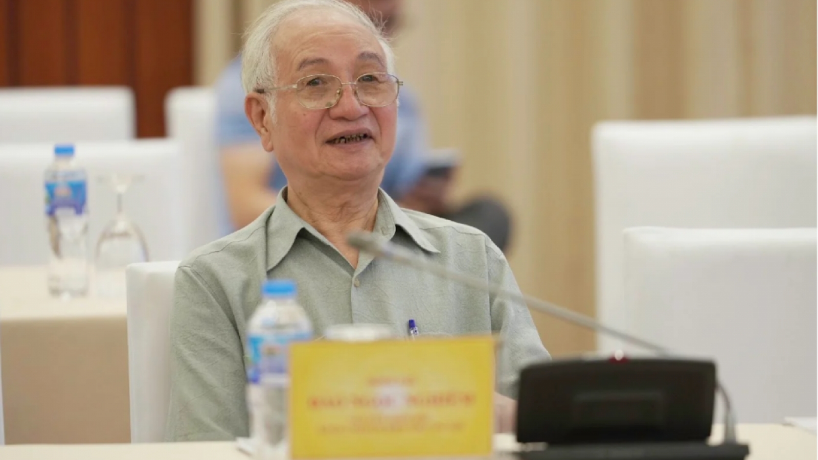 "Loạn" biển hiệu tiếng nước ngoài: Đã đến lúc chấn chỉnh